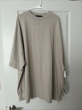 Essentials Men’s Taupe Crewneck Short-Sleeve T-Shirt